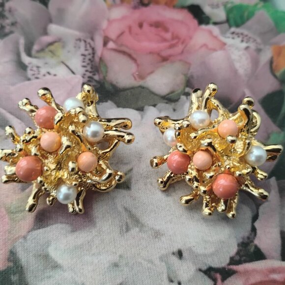 IVANA TRUMP Gold Tone Pearl and Coral Clip Earrings LN - Picture 1 of 5